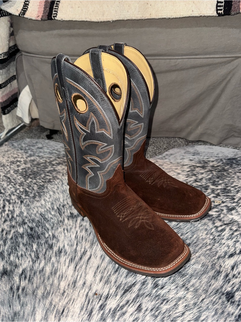Smoky Mountain Brown Suede Boots